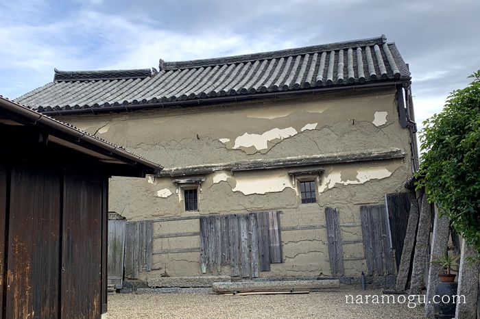 すくってごらんのロケ地 今井町で金魚のマンホールを探そう ならもぐ